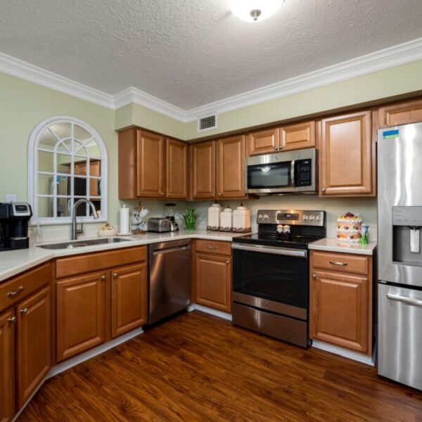 Sample kitchen of apartment at Edgewood Summit