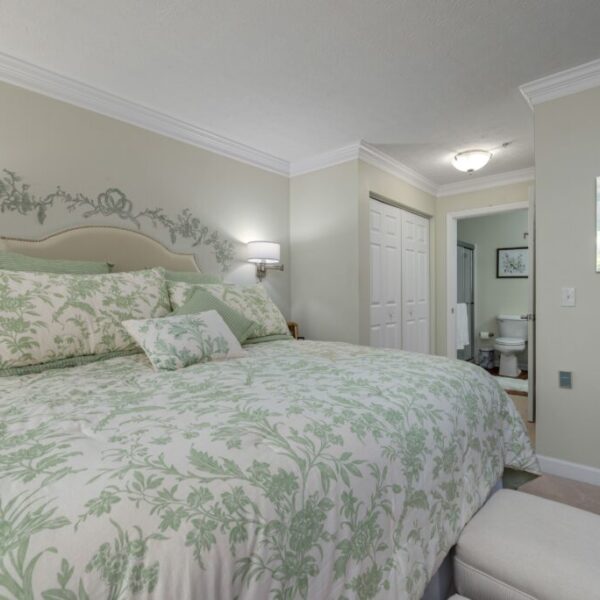 Sample master bedroom of apartment at Edgewood Summit