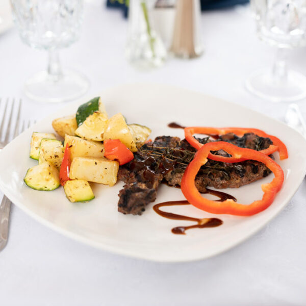 Sample steak and veggie dinner at Edgewood Summit